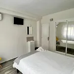 Click & Pensionat 2*