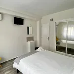 Click & Pensionat 2*