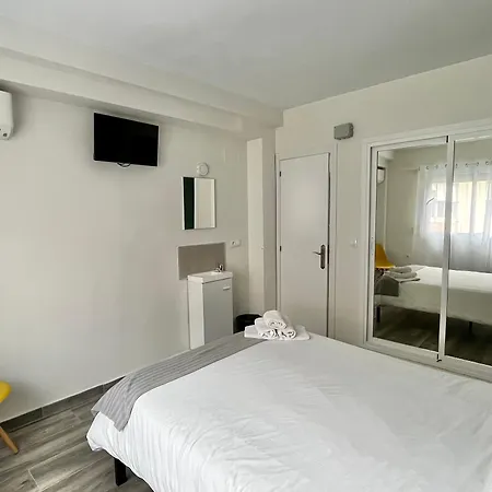 Click & Vendégház 2*