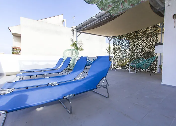 Click & Guest house 2*