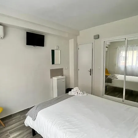 New Click & Guest house 2*